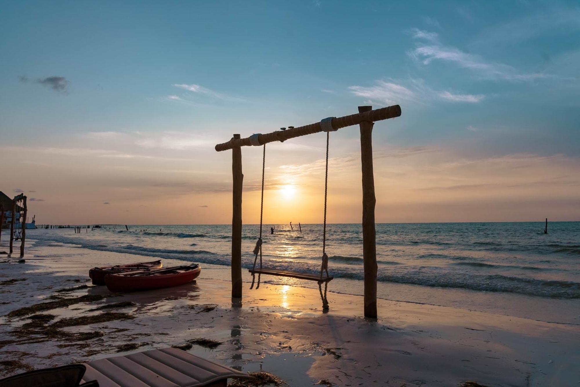 Awa Holbox Hotel Boutique - Beach Front Bagian luar foto