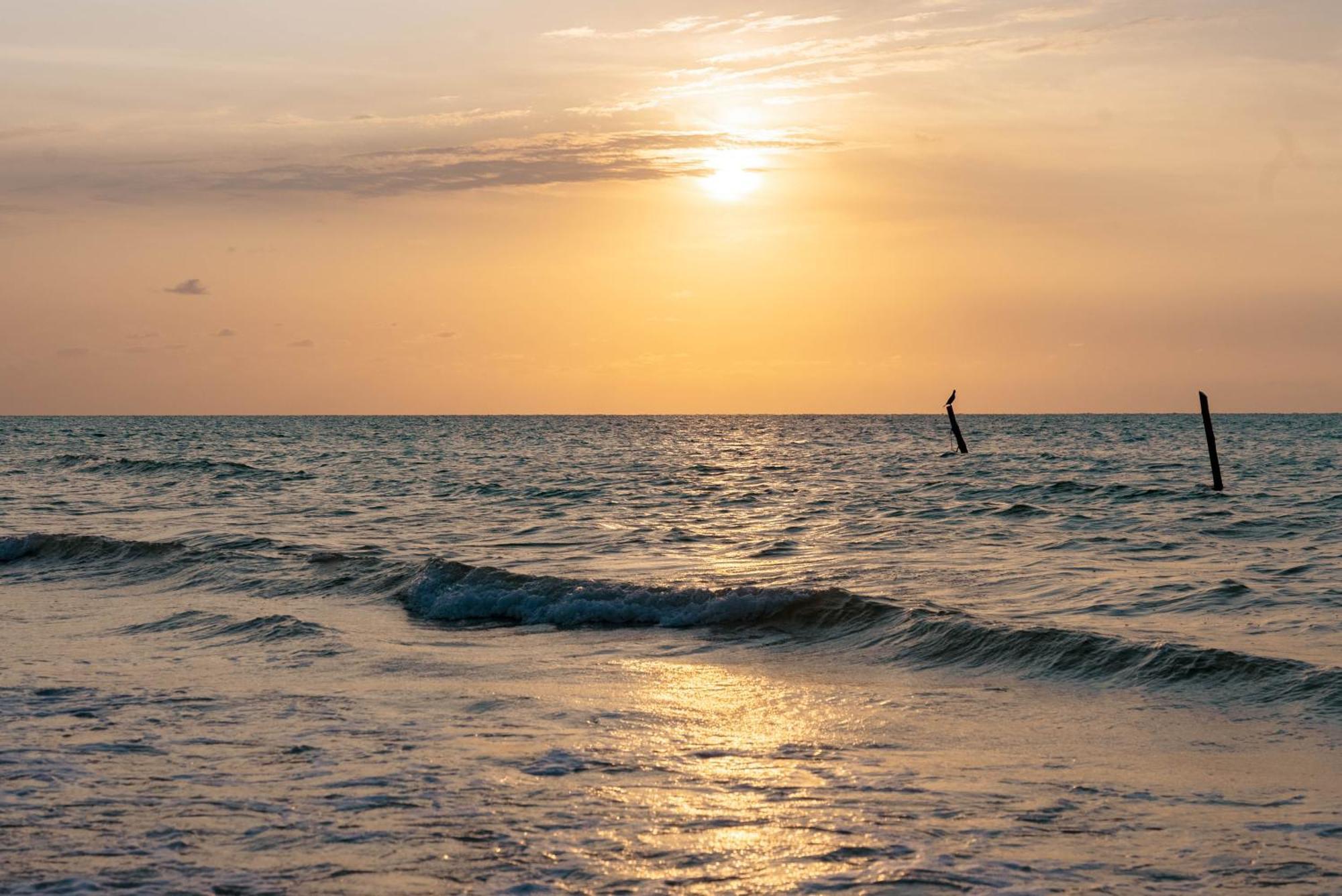 Awa Holbox Hotel Boutique - Beach Front Bagian luar foto